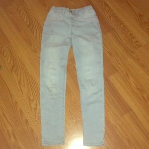 Girls (kids) light wash jeans